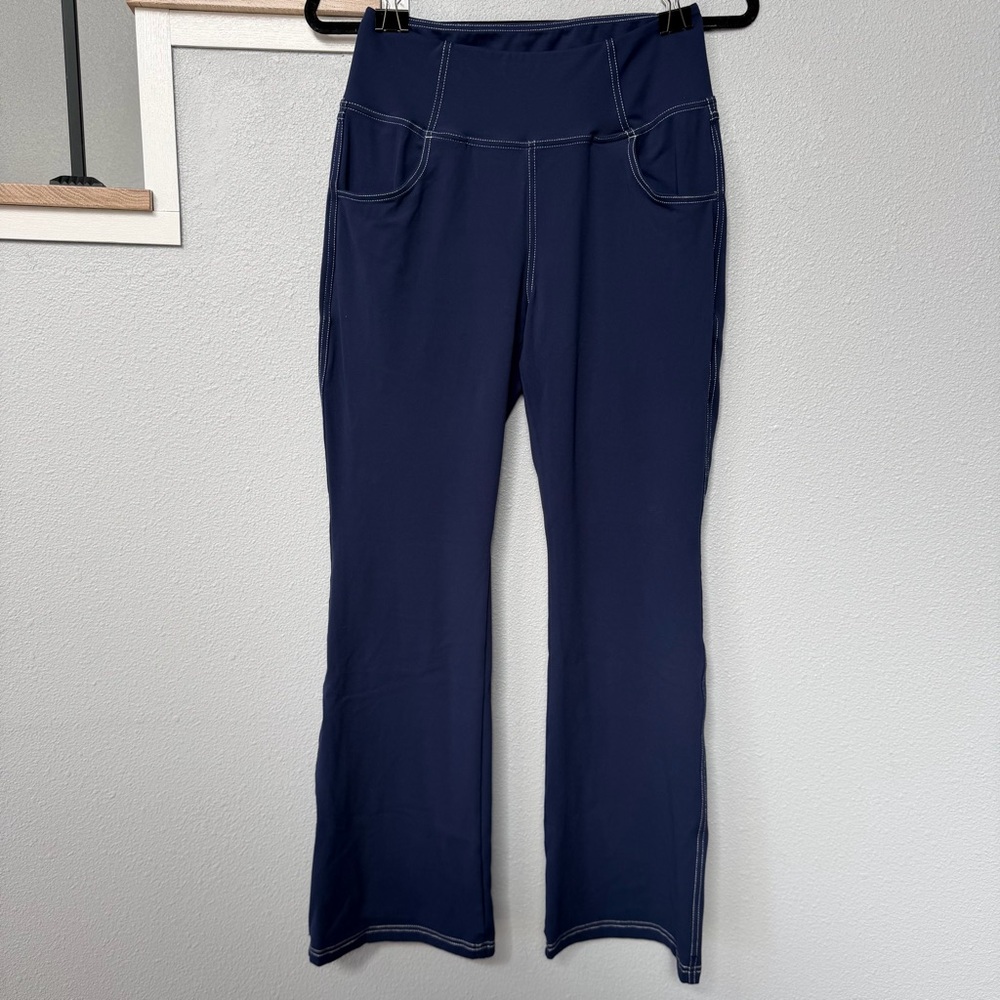 Two Pairs of Women's Flare Yoga/Jeans with Contrast White Stitching Blue/Black - Picture 8 of 16